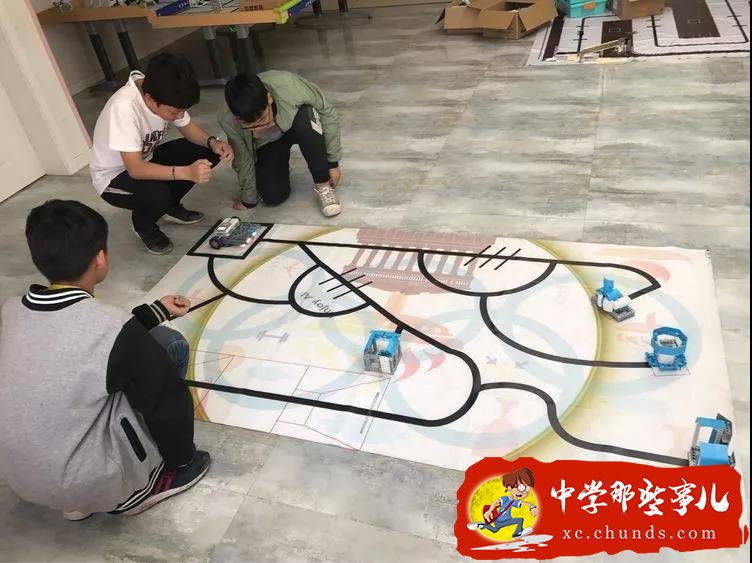 长葛市淑君中学八年级四名学生在许昌市第二届机器人大赛斩获佳绩 (10).jpg