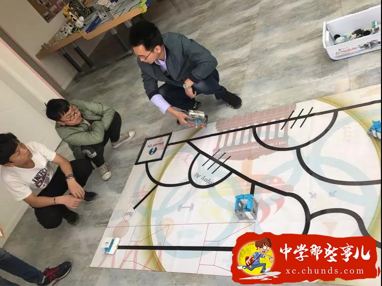 长葛市淑君中学八年级四名学生在许昌市第二届机器人大赛斩获佳绩 (12).jpg