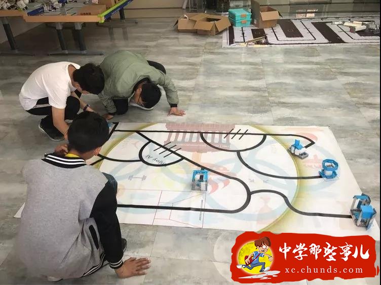 长葛市淑君中学八年级四名学生在许昌市第二届机器人大赛斩获佳绩 (13).jpg